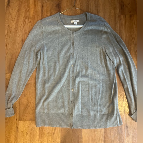 Croft&Barrow. Women’s gray button down sweater. Size M - Picture 1 of 3